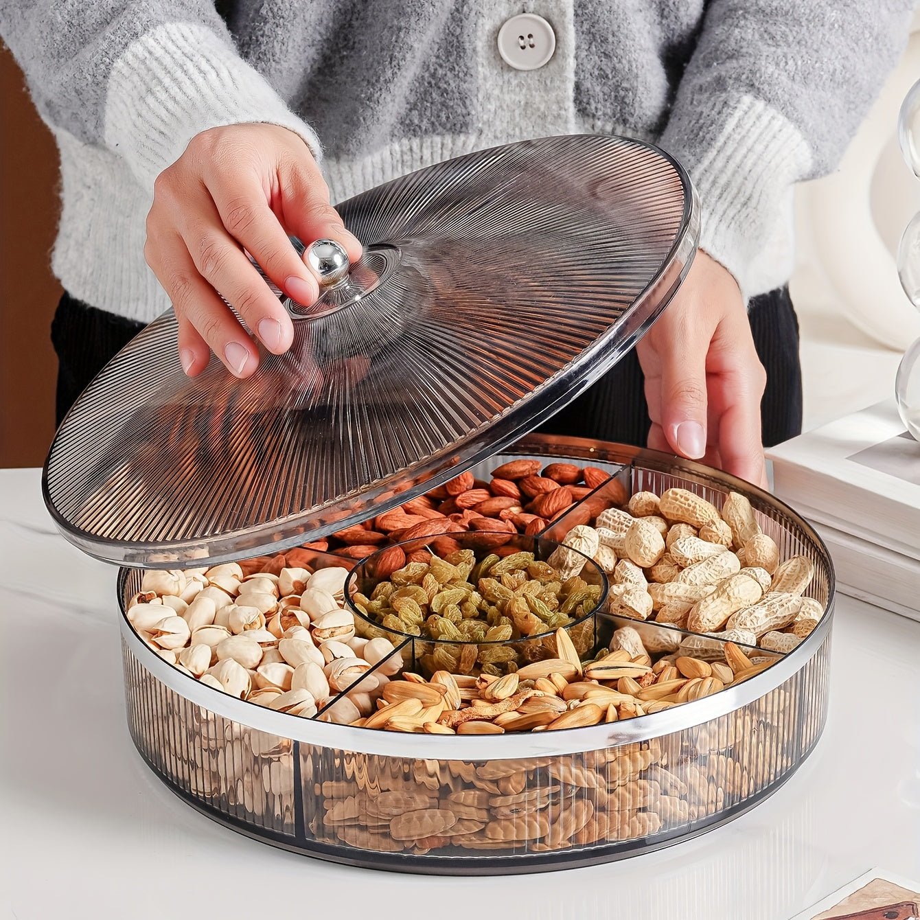 Clear Amber Candy Server with Lid – A Stylish Snack Haven! 🍬✨ - The Gift Shop