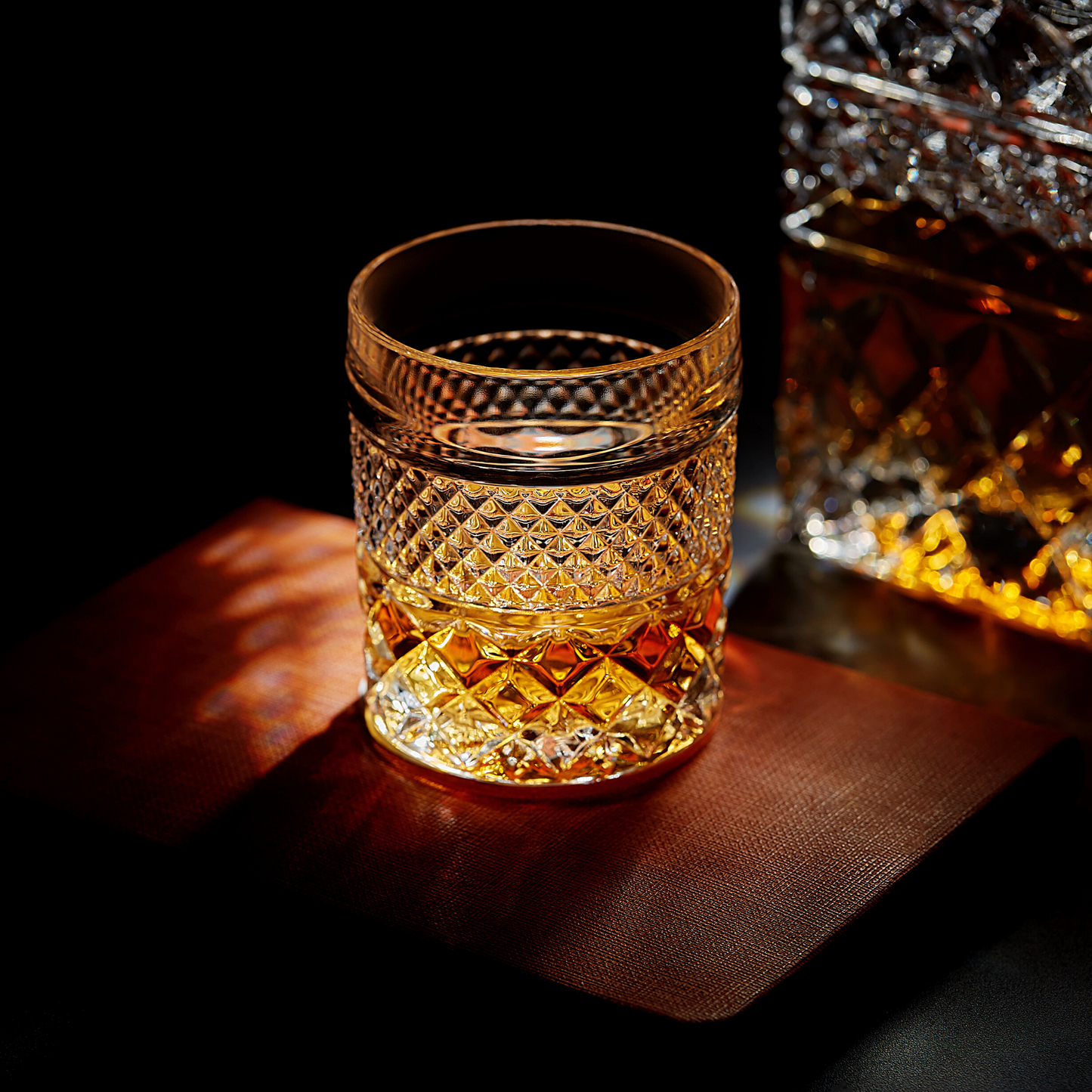 Exquisite Whiskey Decanter & Glass Set - The Gift Shop