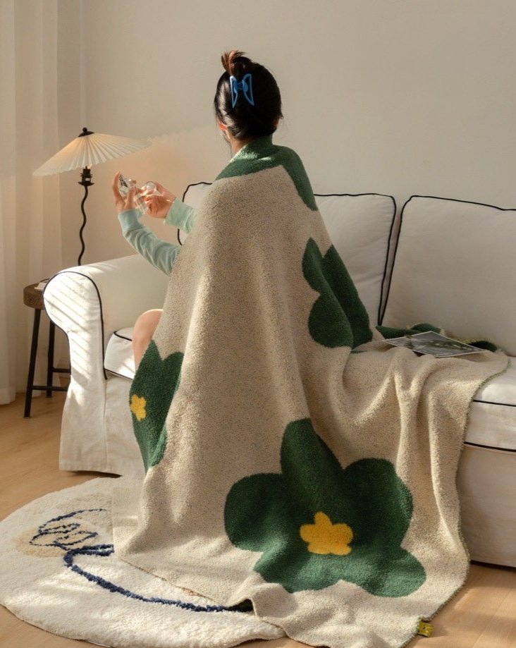 Ultra Soft Microfiber Sunflower Pattern Throw Blanket - The Gift Shop