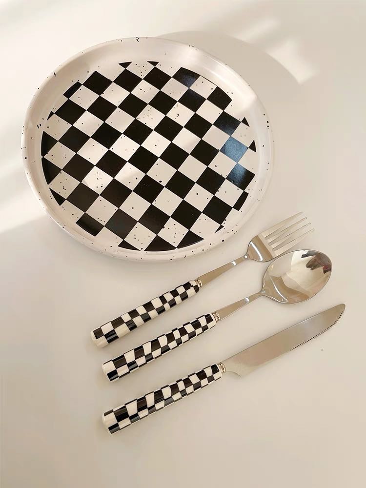 Chic Checkered Cutlery Set for Stylish Dining - The Gift Shop