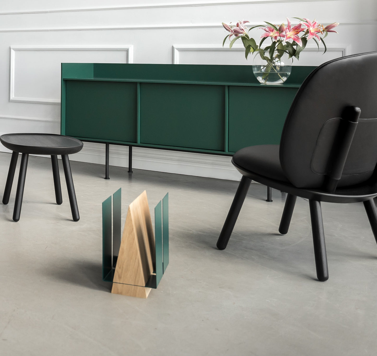 Floor Magazine Rack "WINGS" – A Stylish & Practical Storage Solution - The Gift Shop