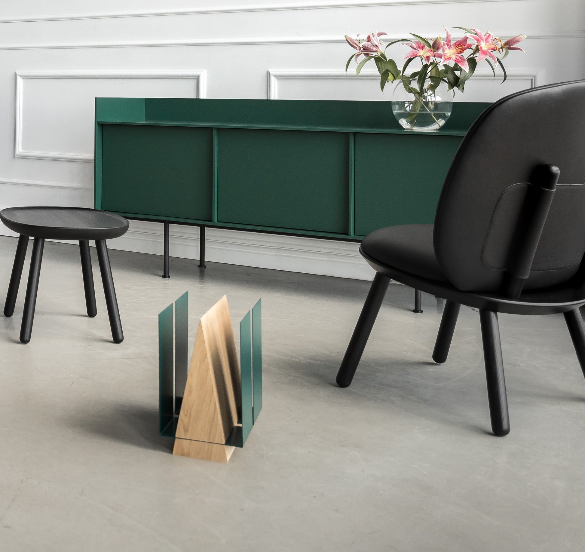 Floor Magazine Rack "WINGS" – A Stylish & Practical Storage Solution - The Gift Shop