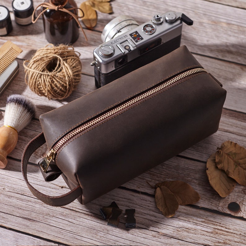 Personalized Leather Dopp Kit for Groomsmen - The Gift Shop