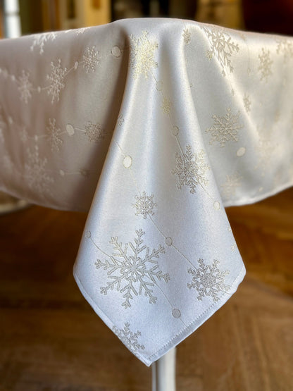 Handmade Rectangular Tablecloth – Golden Snowfall