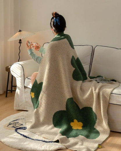 Ultra Soft Microfiber Sunflower Pattern Throw Blanket - The Gift Shop