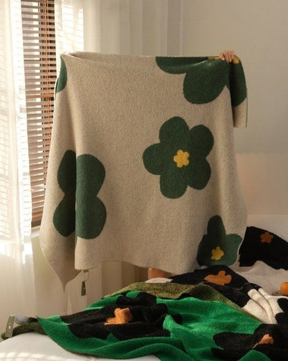 Ultra Soft Microfiber Sunflower Pattern Throw Blanket - The Gift Shop