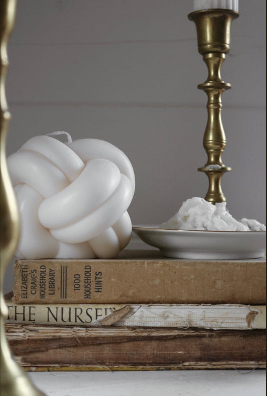 Large Double Knot Candle – Thoughtful Gift from The Gift Shop UAE
