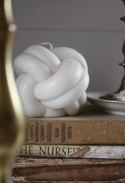 Sculptural Candle - Double Knot - The Gift Shop