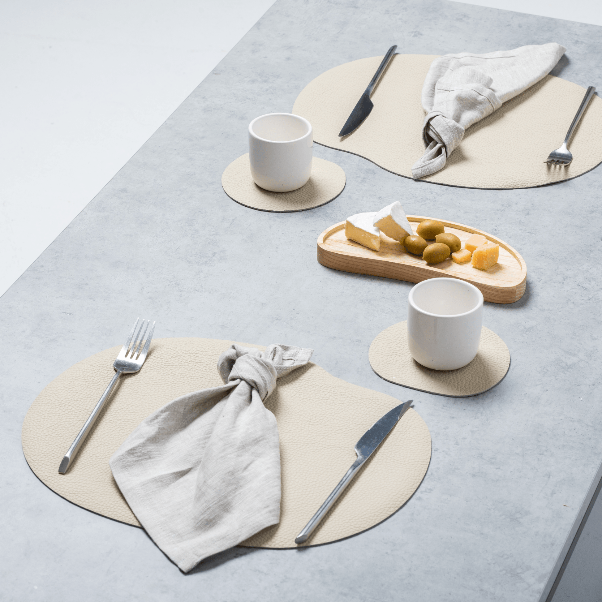 Natural leather placemat and coaster | Ivory – Thoughtful Gift from The Gift Shop UAE