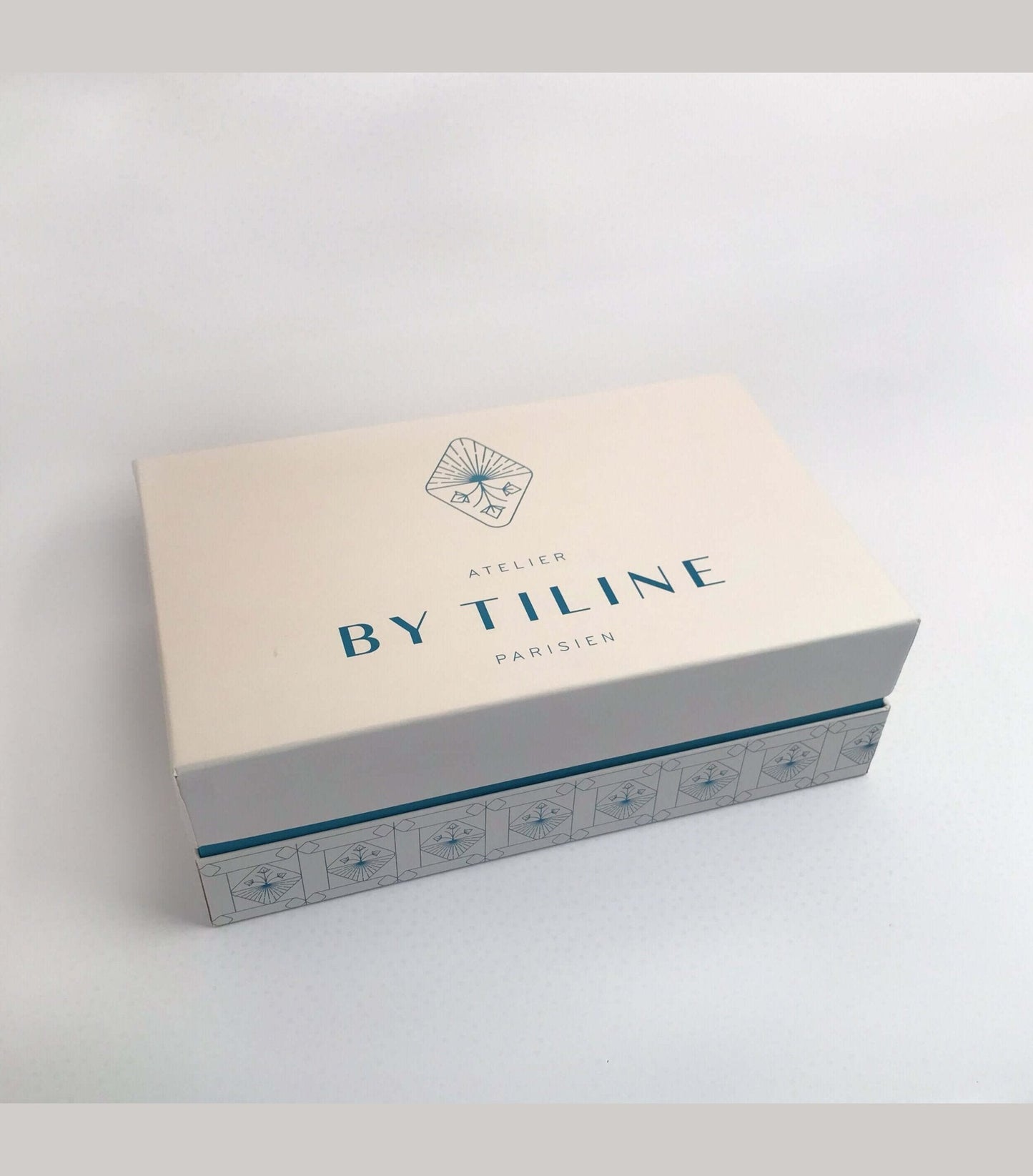 Paris Collection Candle – Beaubourg Edition by BY TILINE – Thoughtful Gift from The Gift Shop UAE