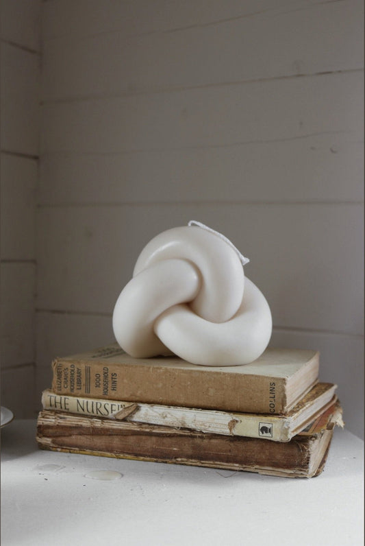 Sculptural Candle - Large Knot – Thoughtful Gift from The Gift Shop UAE