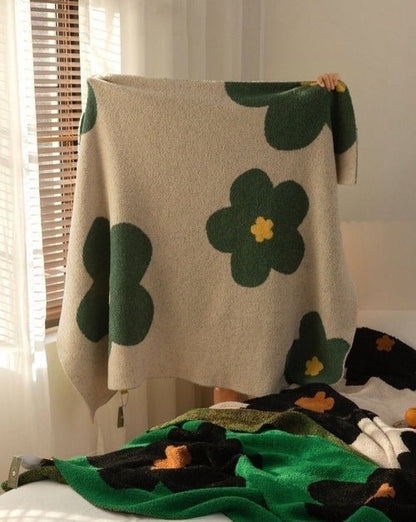 Sunflower Pattern Cozy Throw Blanket – Thoughtful Gift from The Gift Shop UAE
